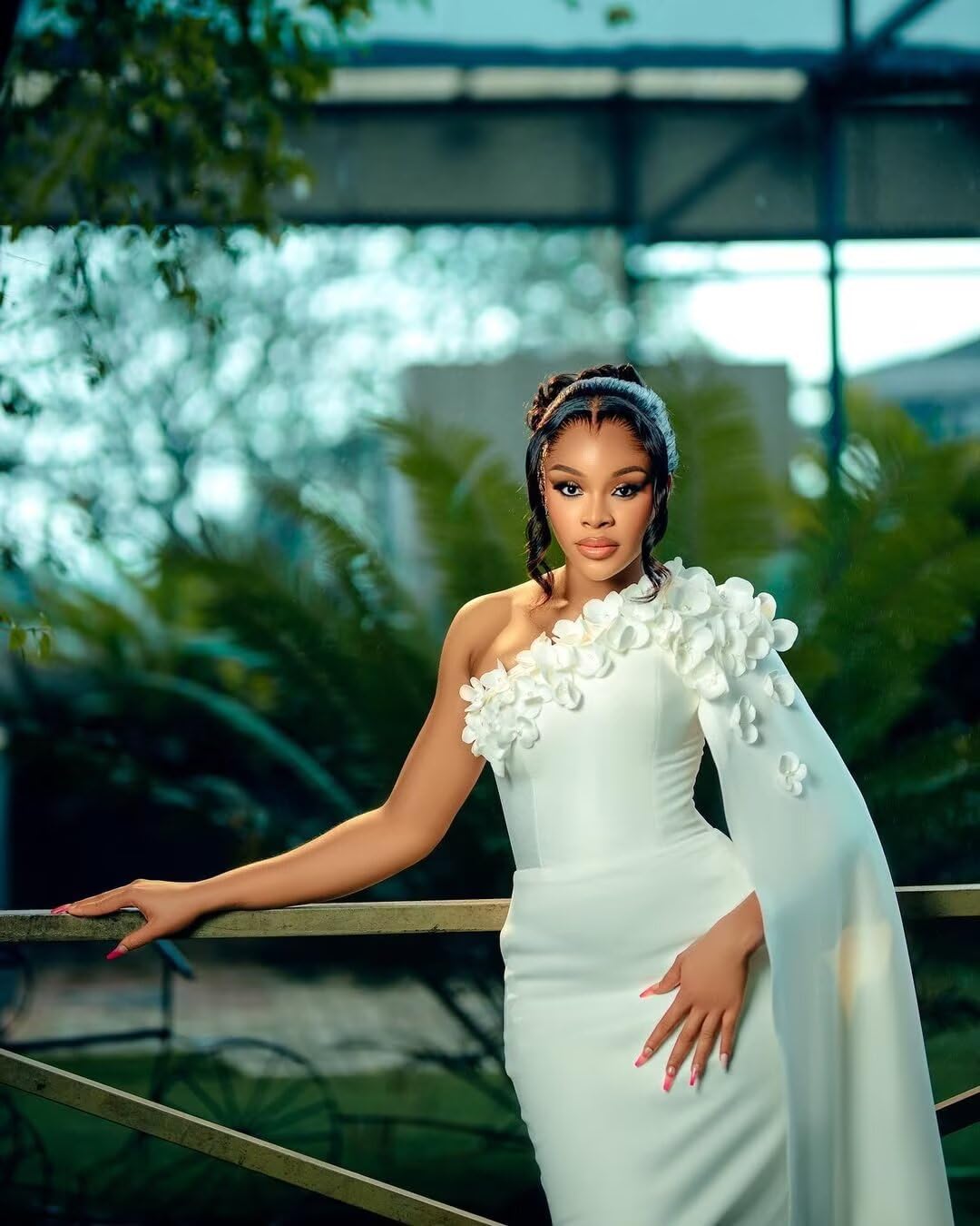 Elegant One-Shoulder Wedding Dresses with 3D Floral